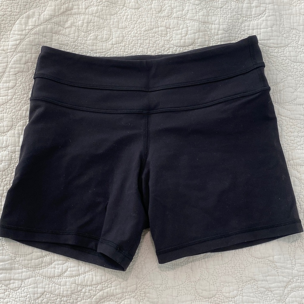 Black Lululemon biker shorts